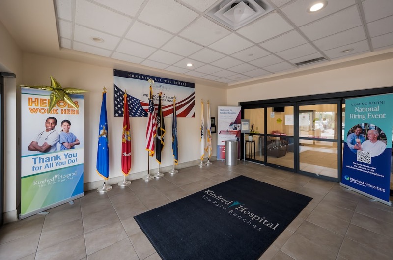 the Palm Beaches - Lobby - ARU
