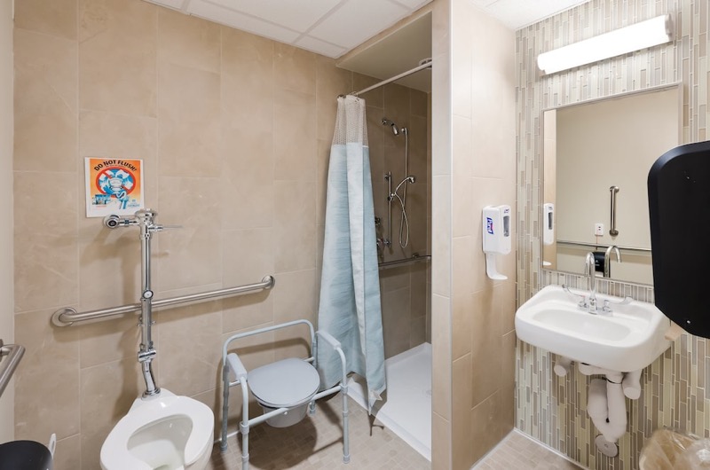 the Palm Beaches - ResidentBathroom - ARU